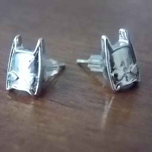 New, Unused, In Original Box Superhero Earrings - Picture 3 of 7